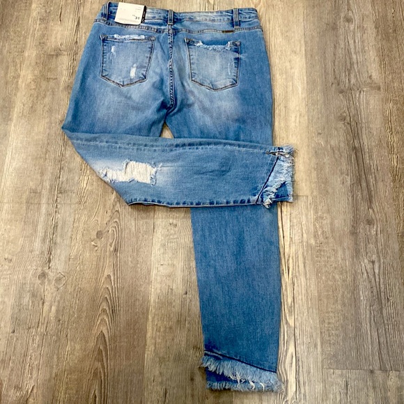 Kancan Mid Rise Ankle Skinny Distressed Jeans Medium Wash NWT - Picture 3 of 10